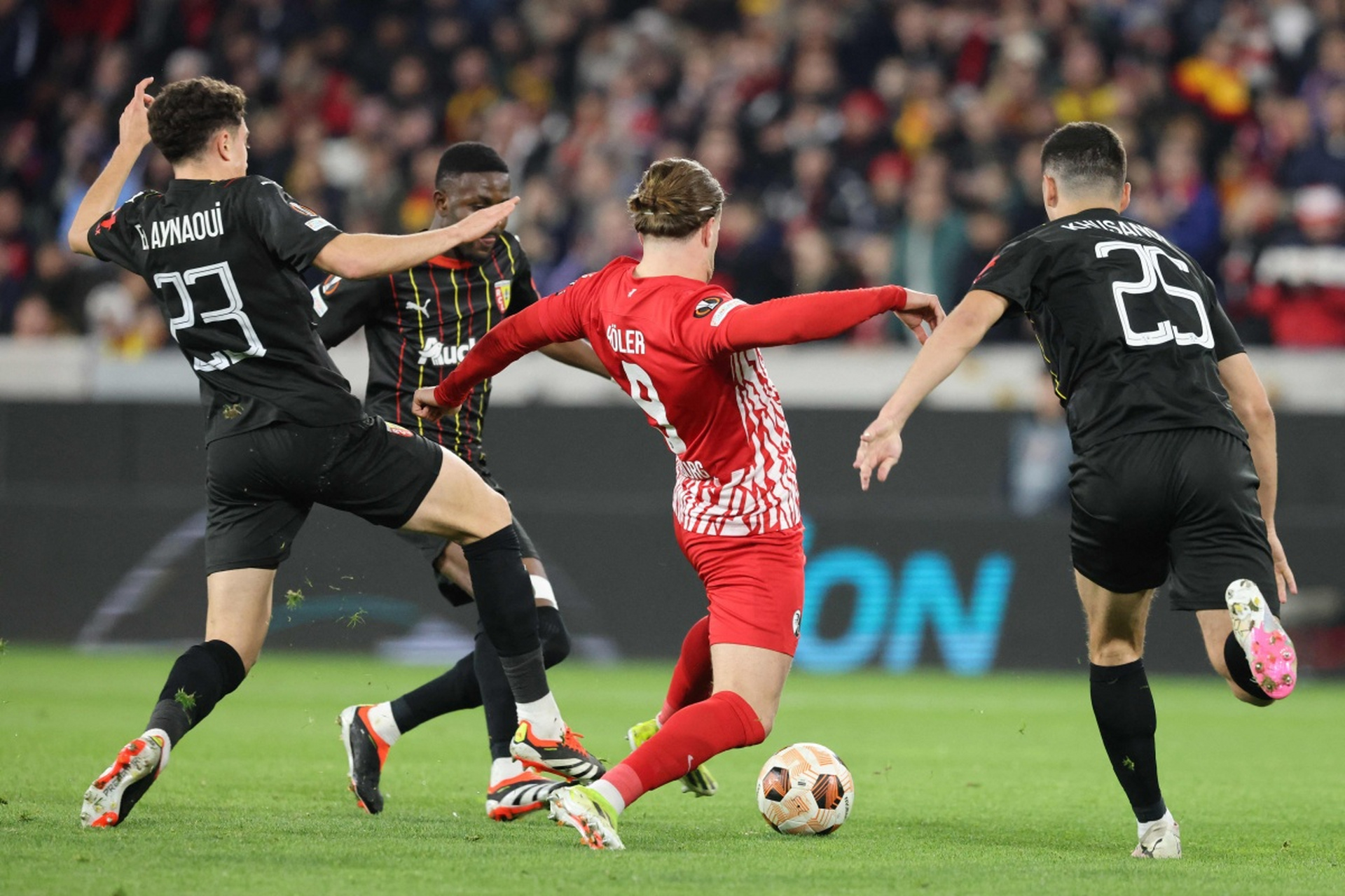 关于弗赖堡主场大胜，继续展现出色状态的信息